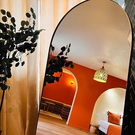 La Marrakech, Balneo Et Parking *