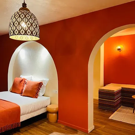 La Marrakech, Balneo Et Parking אוברנאי
